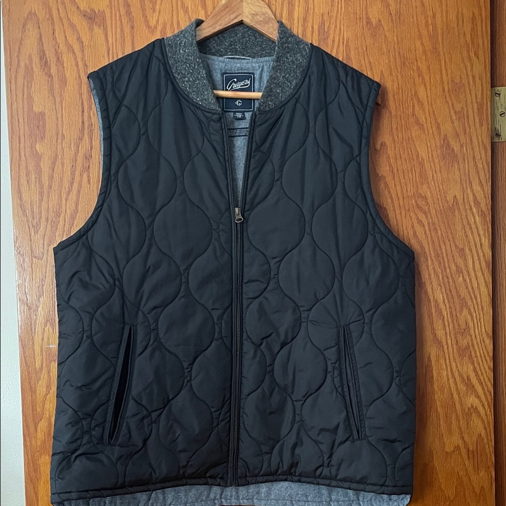 Grayers Black Quilted Vest with Gray Trim